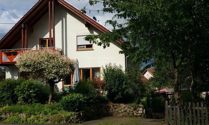 Tholey Apartment | Relaxing Escape at Apartment "Auszeit" with Ocean View