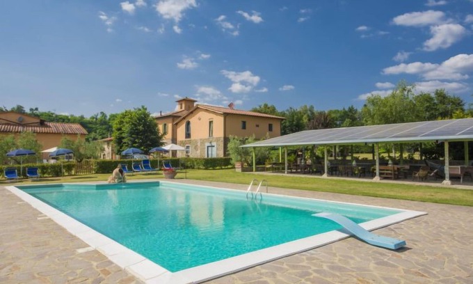 Reggello Apartment | Top-Rated Apartment Azalea with Pool and Spa Amenities