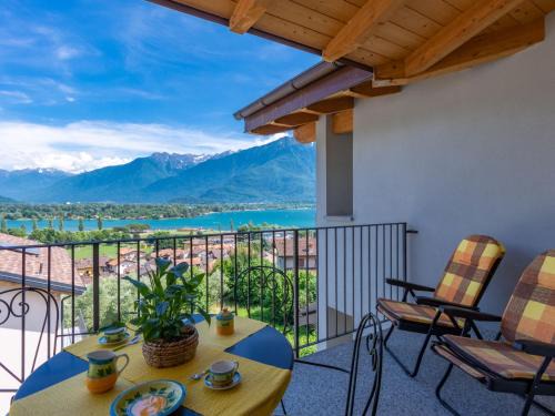 Gera Lario Apartment | Family-Friendly Apartment Azalea with Pool Access