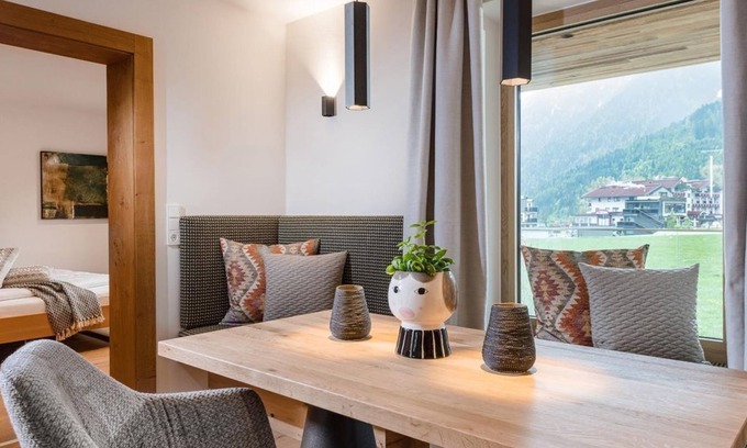 Pertisau Apartment | Cozy Apartment Bärenkopf 4 - Pet Friendly & Family Ready