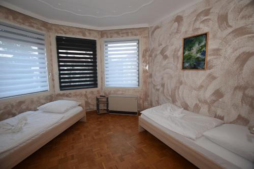 Seelberg Apartment | Family-Friendly Apartment Bad Canstatt - Comfortable Stay Awaits