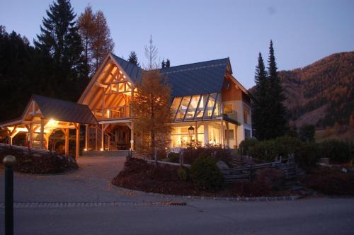 Untertschern Apartment | Discover Apartment Bad Kleinkirchheim: Guest Rated 9.8/10