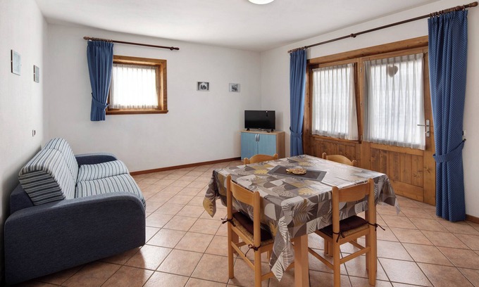 Trepalle Apartment | Mountain View Apartment "Bait del Pont 53" with Wi-Fi & Garden