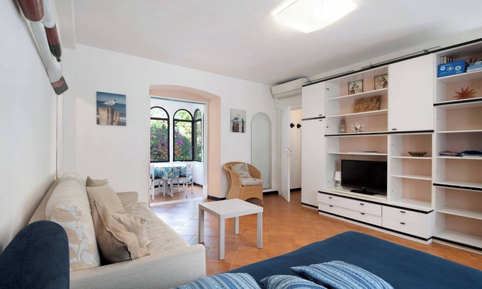 Levanto Apartment | Beach Paradise Apartment with Ocean View & Free Wi-Fi