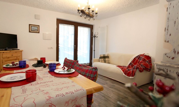 Caspoggio Apartment | APARTMENT BELLAVISTA-8 MIN FROM THE CABLE CAR