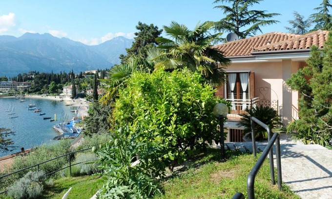 Val di Sogno Apartment | Oceanfront Apartment Belvedere-2: Family-Friendly Escape