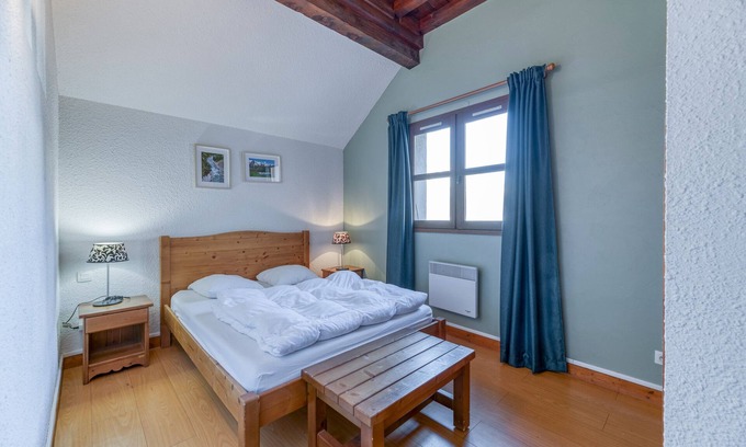 Villard-Reculas Apartment | Apartment 'Bercail 4 Charmant Appt Alpe D'Huez' with Mountain View and Balcony