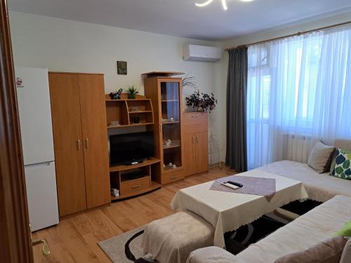 Devin Apartment | Cozy Apartment Beti: Guest Rated 9.5 with Kitchen Access
