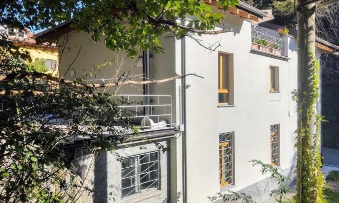 Olgiasca Apartment | Pet-Friendly Oceanfront Apartment Bilocale with Great Views
