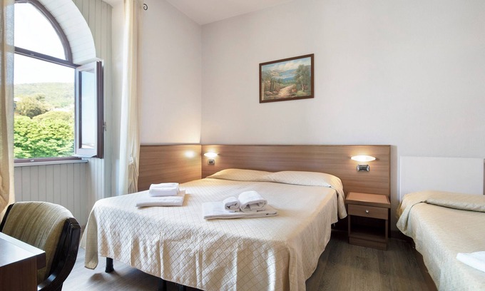 Moneglia Apartment | Welcoming Bilocale Moneglia 37 with Pool & Ocean Views