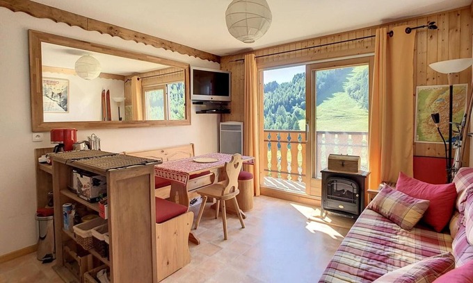 Le Biot Apartment | Cozy Apartment Biot: 2 Bedrooms, Ideal for Families