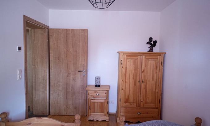 Biendorf Apartment | Family-Friendly Apartment "Blütenzauber" with Kitchen Access