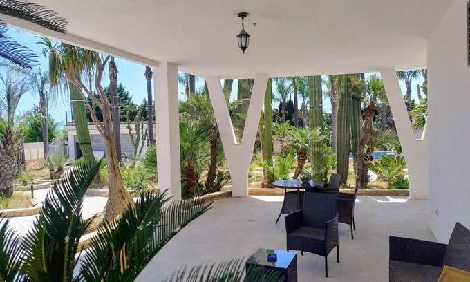 Torre Lapillo Apartment | Apartment 'Blu Dea -' with Private Terrace, Wi-Fi and Air Conditioning