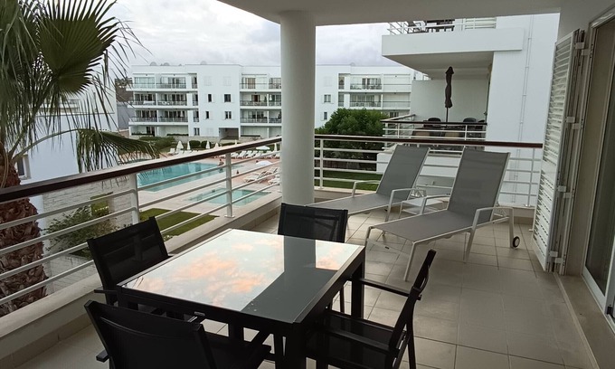 Telheiro Apartment | Apartment 'Blue Marine' with Lake View, Wi-Fi and Air Conditioning