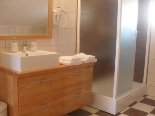 Kuciste Apartment | Top-Rated Apartment Bogoje: Pet & Child Friendly Getaway