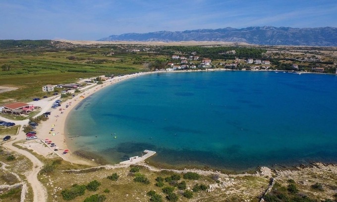 Caska Apartment | Apartment BRANO: Relax by the Pool in Novalja, Croatia