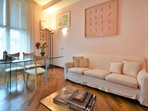 San Marco Apartment | Stylish Brera Suite Apartment: 4-Star Child-Friendly Stay