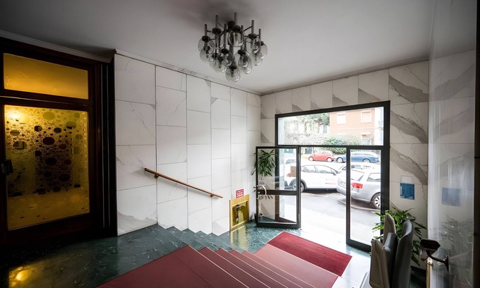Washington Apartment | Apartment 'Bright and Peaceful Location' with Balcony, Wi-Fi and Air Conditioning