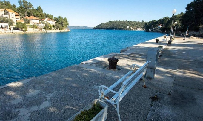 Brbinj Apartment | Discover Cozy Apartment Brunac with Family-Friendly Amenities