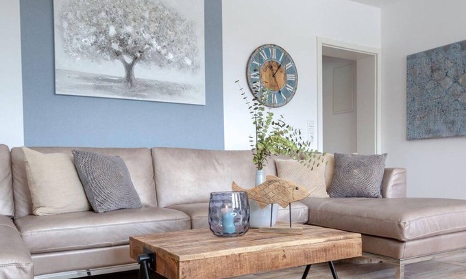 Busumer Deichhausen Apartment | Cozy Die Deichbude 1 - Bude 3: Family & Pet Friendly Stay