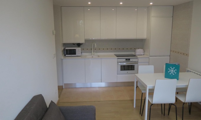 Ezcaray House | Relaxing Stay at Apartment C Calle Calvario with Spa & Kitchen