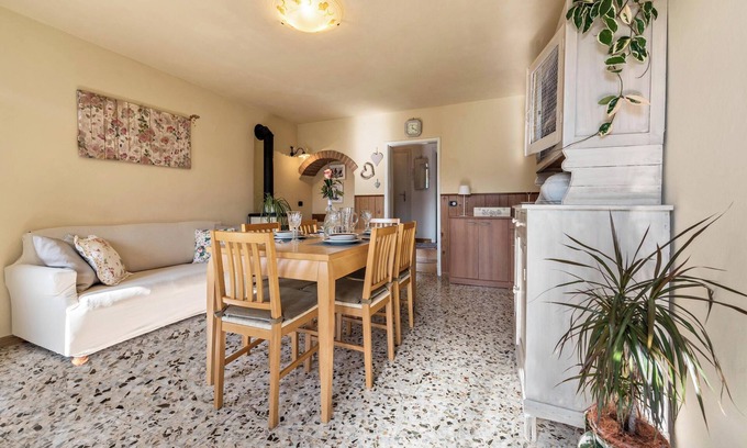 Voiandes Apartment | Beautiful "Casa Vacanze Voiandes" with Mountain View & Wi-Fi