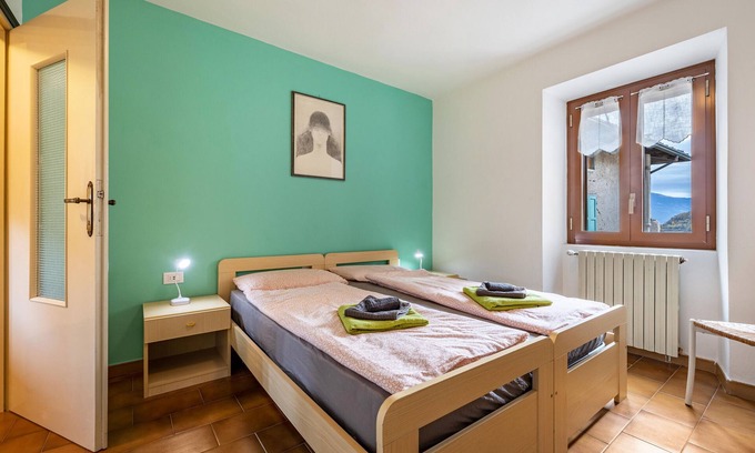 Vesio Apartment | Escape to Casa Luisa: Mountain Views & Shared Garden
