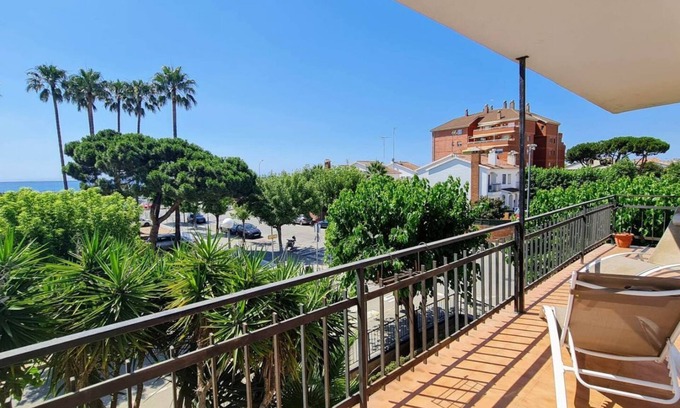 Cabrera de Mar Apartment | Oceanfront Apartment Cabrera Burriac with Pool & Spa