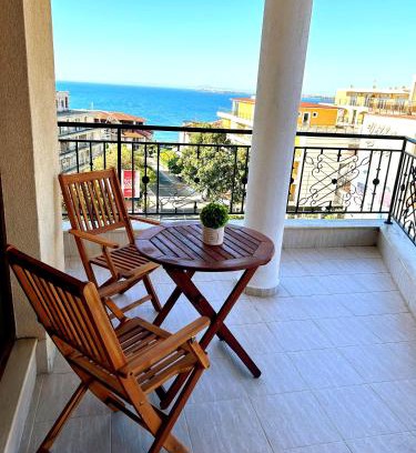 Sveti Vlas Apartment | Family-Friendly Retreat at Apartament CALABRIA with Pool