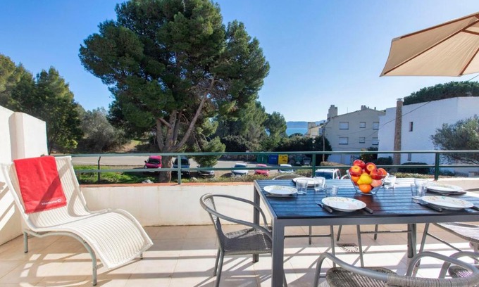 Llanca Apartment | Oceanfront Apartment Cap Ras: Perfect for Families & Pets