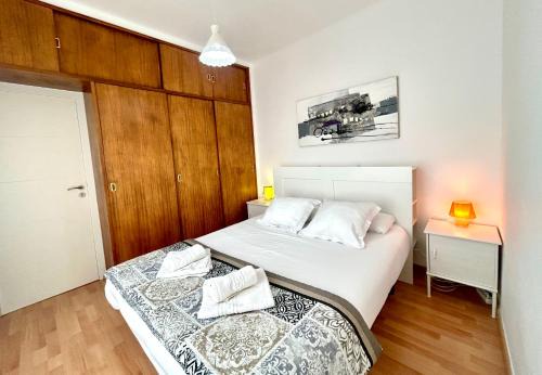 Navas Apartment | Pet-Friendly Apartment Carrer d'Olesa with High Guest Ratings