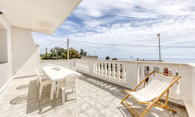 Marina di Andrano Apartment | Sea View Apartment 'Casa Vacanze Le Carrube' with Terrace