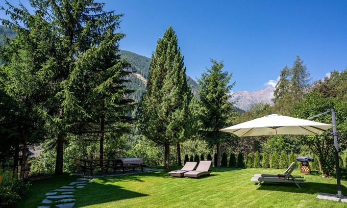 Celledizzo Apartment | Relaxing Apartment Casa Ai Laresi 1 with Mountain Views