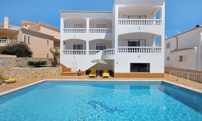 Funchal Apartment | Cozy Casa Atlântico nº3: Poolside Retreat by the Sea
