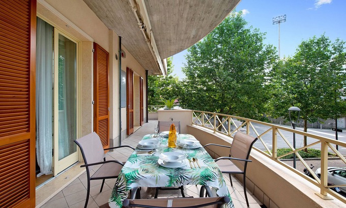 Sarnico Apartment | Discover Casa Dea Luxury: Terrace, Wi-Fi & Spa Amenities