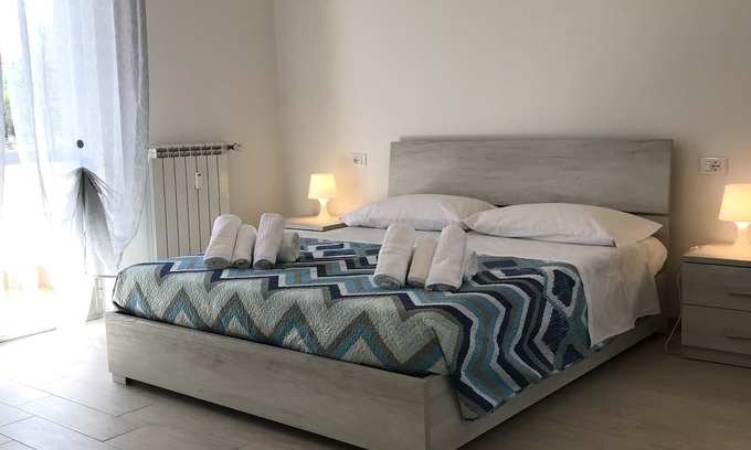 Savona Apartment | Cozy Oceanfront Apartment 'Casa Del Sole' with Spa Access