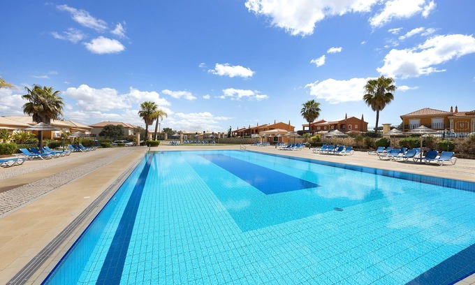 Atalaia Apartment | Casa Diandra Boavista: Oceanfront Retreat with Shared Pool