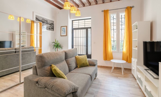 San Anton Apartment | Cozy Apartment 'Casa De La Esperanza' with Ocean View & Wi-Fi