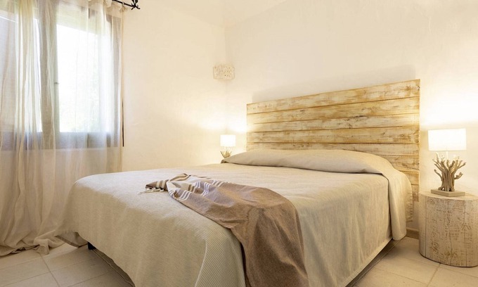 La Conia Apartment | Relax at Casa Federica: Beachside Escape with Garden & Wi-Fi