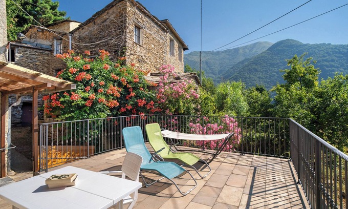 Grattino Apartment | Cozy Apartment 'Casa Grattino' with Private Terrace & Views