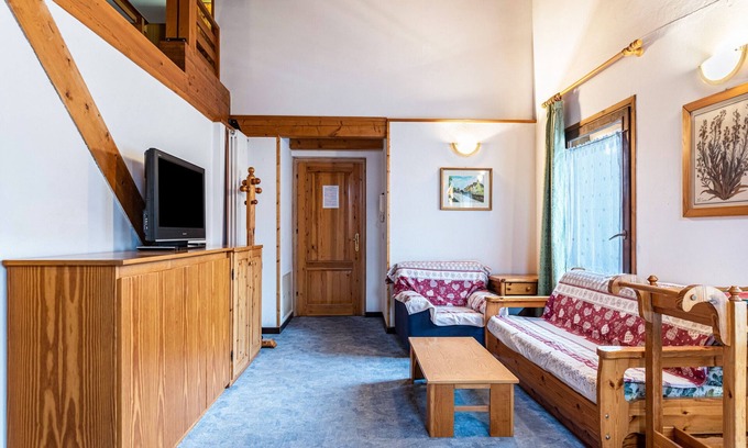 Mezzana Apartment | Casa Martini: Mountain View Apartment with Balcony & Wi-Fi