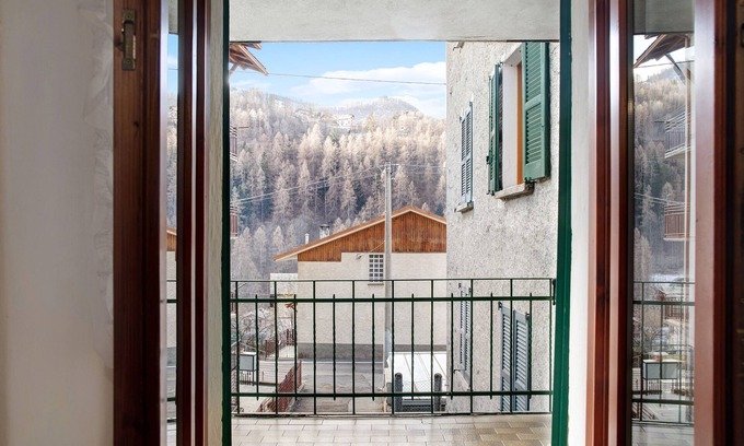 Lanzada Apartment | Cozy Apartment "Casa Miky" with Mountain View & Terrace