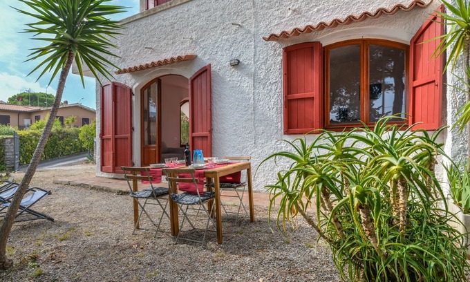 Cavo Apartment | Cozy 'Casa Palmaiola' with Ocean View & Private Garden