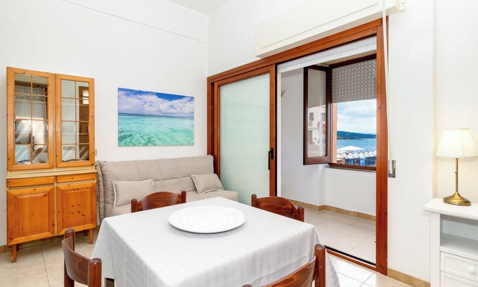 Trinita d'Agultu e Vignola Apartment | Sea View Apartment "Casa Spiaggia Molo 1" with Balcony