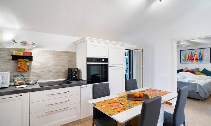 Strada Nazionale Sud Apartment | Tranquil Apartment 'Casa Tra Gli Ulivi' with Mountain Views