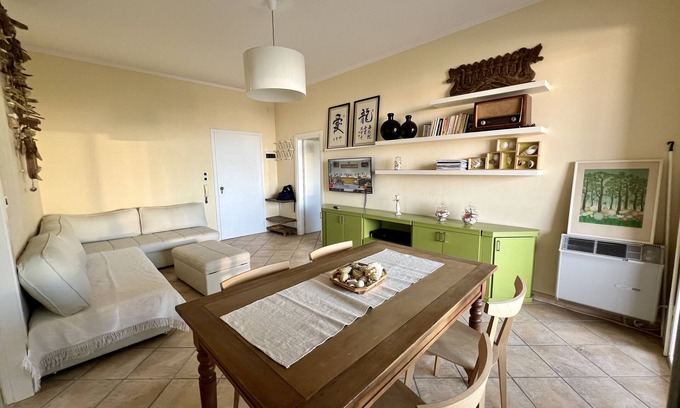 Pinarella Apartment | Cozy Apartment 'Piccola Casa Vacanze Cervia' with Terrace