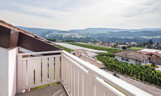 Brez Apartment | Apartment 'Casa vacanze Rosa 8 con mansarda' with Mountain View, Balcony and Wi-Fi