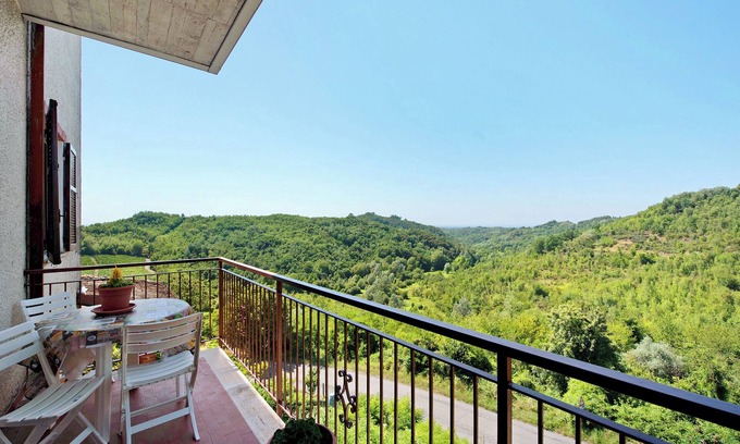 Gavi Apartment | Discover Casa Vera: Mountain Views & Private Terrace Awaits