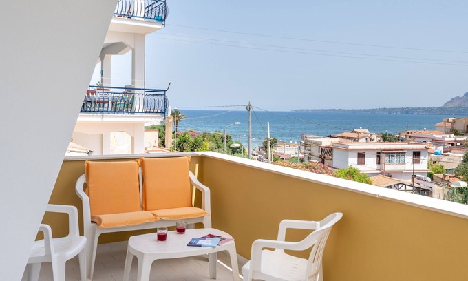 Trappeto Apartment | Discover 'Casa Viola': Oceanfront Apartment with Wi-Fi