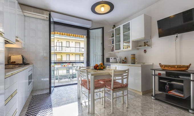 Lido Apartment | Inviting Apartment "Casetta della Marina" with Ocean View